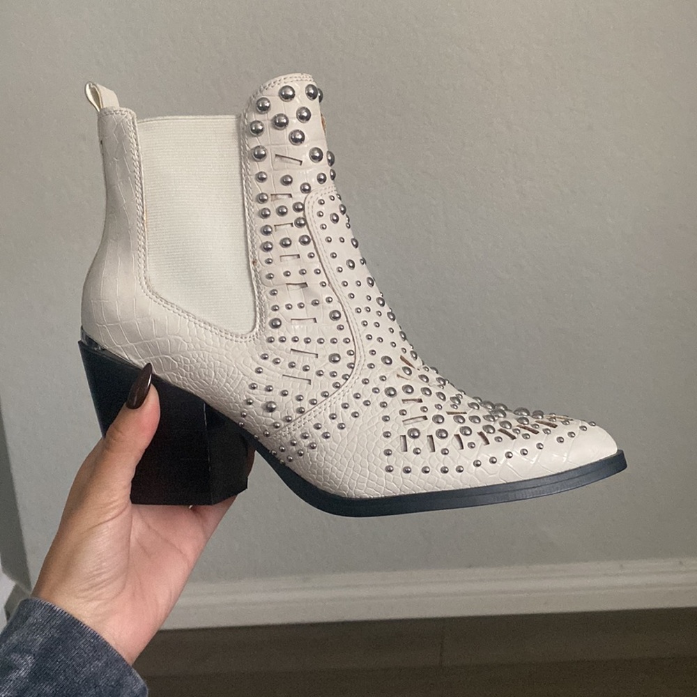*NEW* Steve Madden Booties